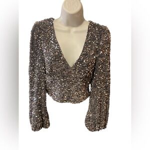 Q2 Silver Sequin Long Sleeve Top Medium